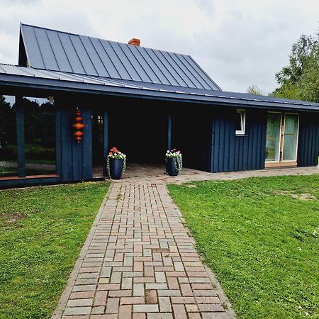 Guest House Podnieki Ventspils Exterior foto
